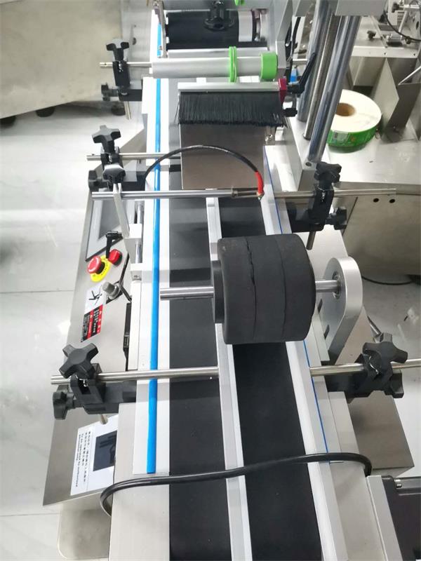 LQ-FL Flat Labeling Machine (3)