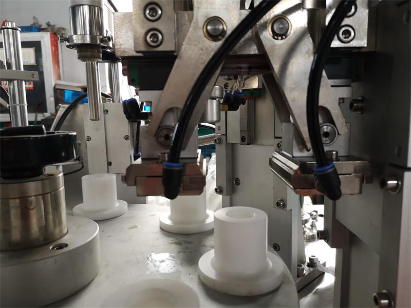 LQ-TFS Semi-auto Tube Filling and Sealing Machine (2)