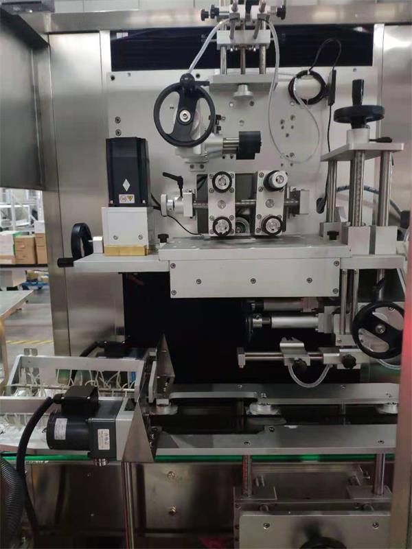 LQ-SL Sleeve Labeling Machine  (4)